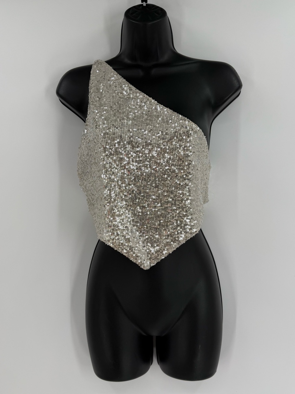 Dizzy Lizzy Sequin One Shoulder Asymmetric Handkerchief Crop Top | Silver | M